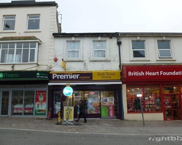 Busy Licenced Convenience Store in famous Cornish seaside town Photo 1