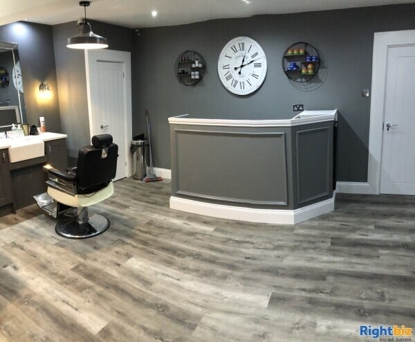 Well Established Barber Shop with staff in place - prime housing estate location Photo 1