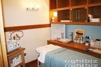 Established Beauty and Advanced Aesthetic Salon in central Southampton with huge potential. Photo 2