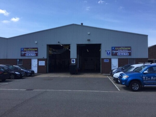 Highly Reputable Garage/MOT and Service Centre Photo 1