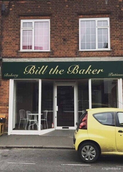 A1 shop, prime location in very busy village Photo 1