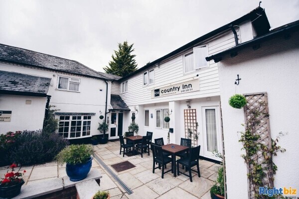 Freehold Countryside Bar, Restaurant & Guesthouse in Buckinghamshire Photo 1