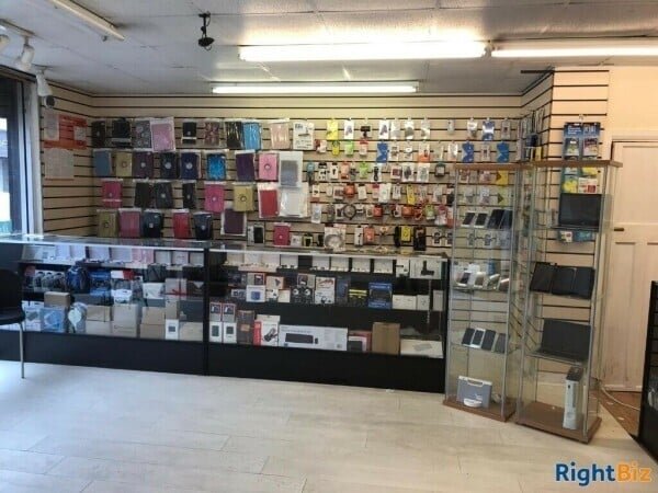 Mobile Phone And Computer Repair Shop for Sale Photo 1