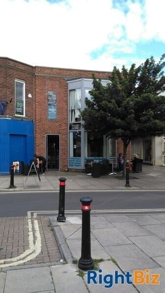 Modern suburban  A3 Cafe or retail Premises TO LET, in prime location, Acomb, York, YO24 3BJ Photo 1