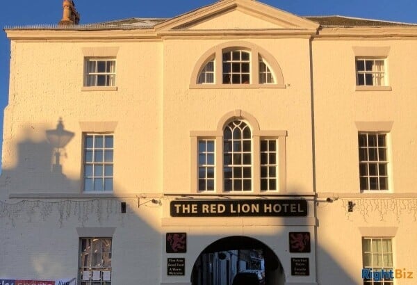 Well Established Pub in Busy Location Photo 1