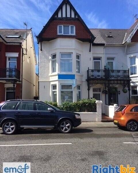 EXCELLENT 12 BED GUEST HOUSE  IN  COASTAL TOWN OF PORTHCAWL Photo 1