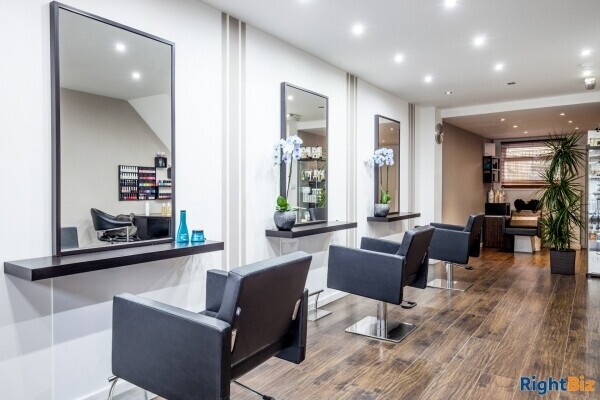 Well established, stylish boutique hair and beauty salon. Walking distance of Putney high street Photo 1