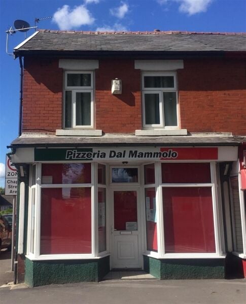 Long Leasehold Italian and Hot Food Takeaway with Accommodation – Chorley