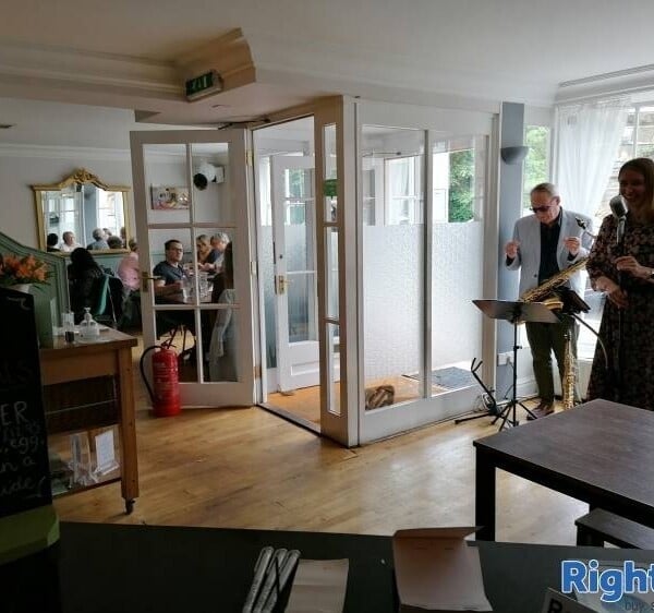 Reputable Contemporary restaurant in Woburn, Bedfordshire. Photo 1