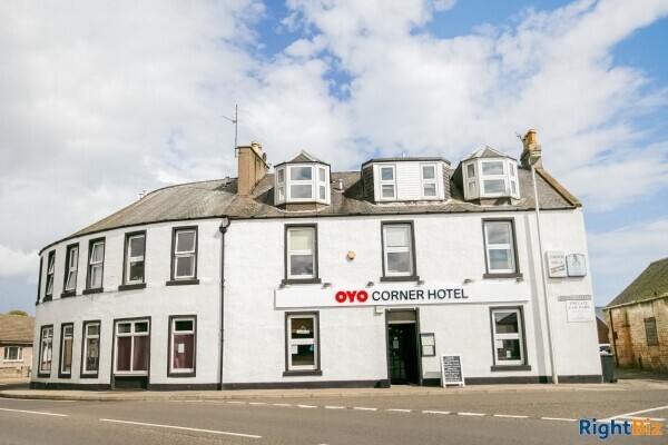 Corner Hotel for Sale - Well presented town centre Hotel for sale in golfing Mecca Photo 1