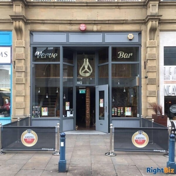 Popular Late Night Bar in Fantastic Location - motivated to sell, open to offers Photo 1