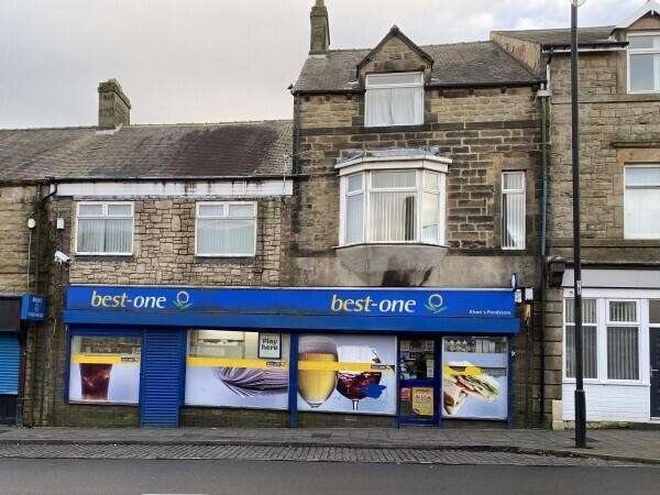 Convenience & Off Licence with 5 Bed Property Sales £16,000 Weekly Photo 1