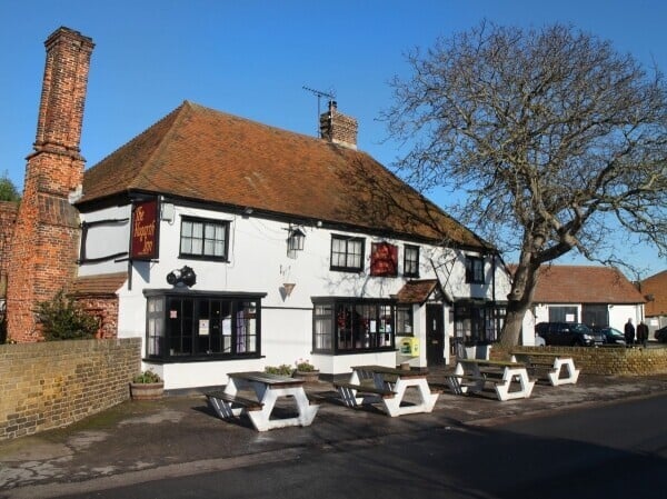 KENT - CHARMING LOCAL PUB Photo 1