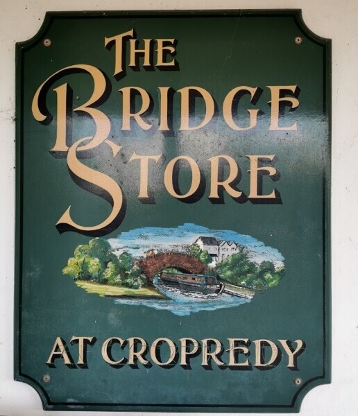 UNOPPOSED LICENSED CONVENIENCE STORE in ATTRACTIVE CANAL SIDE LOCATION in north Oxfordshire village Photo 1