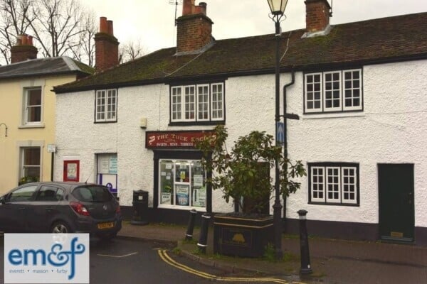 Freehold Newsagents with Accommodation: South Bucks Village Photo 1