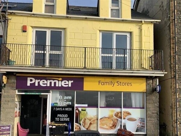 STUNNING SEAFRONT LICENSED CONVENIENCE STORE WITH FAMILY APARTMENT FOR SALE IN BORTH Photo 1