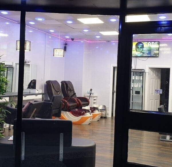 Beauty salon for sale Photo 1