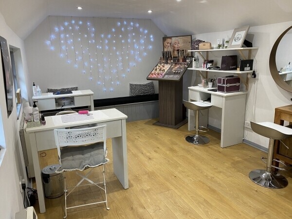Fast Beauty Bar in Kings Langley, Hertfordshire Photo 2