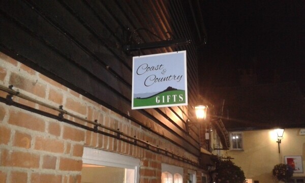 Attractive Gift Shop in historic town of Maldon set in the prime location of The Kings Head Centre. Photo 1