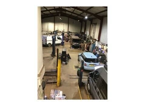 Garage & MOT Centre In Oxfordshire Photo 1