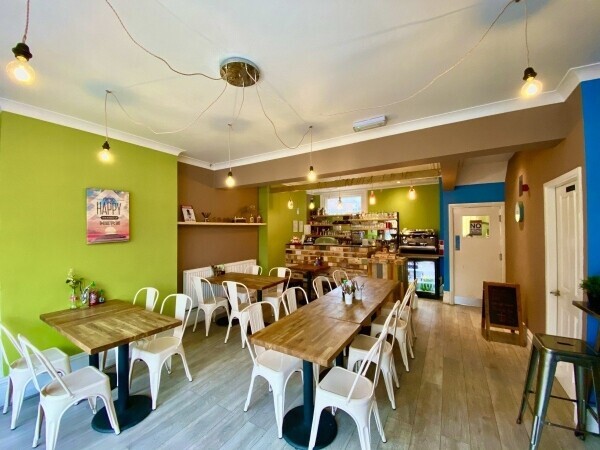 Cosy Cafe Bar Restaurant to Let (with an alcohol license). Photo 1