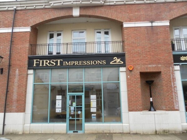 Freehold Commercial Property Located In Dickens Heath Photo 1