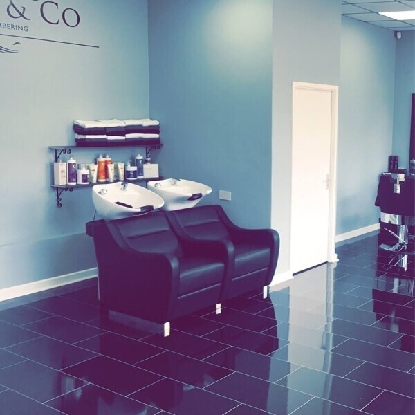 Hair, Barbering & Beauty Business to Rent Photo 1