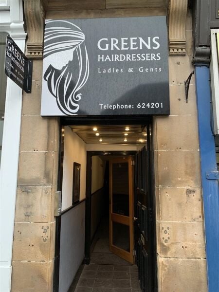 STYLISH UNISEX HAIR & BEAUTY SALON IN FALKIRK TOWN CENTRE STYLISH UNISEX HAIR & BEAUTY SALON IN FALKIRK TOWN CENTRE