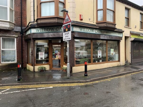 TRADITIONAL DAYTIME COFFEE SHOP & RESTAURANT IN LLANELLI