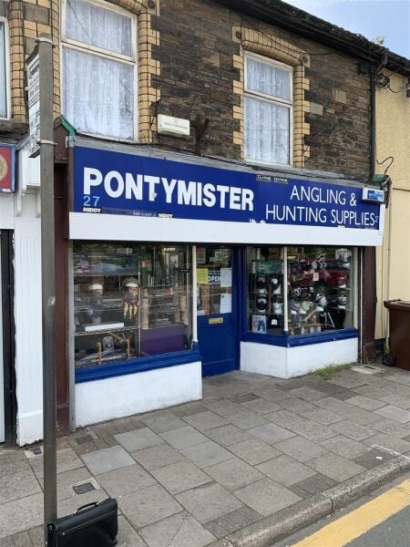 TOWN CENTRE RETAIL FISHING TACKLE & HUNTING EQUIPMENT EMPORIUM NEAR NEWPORT/GWENT TOWN CENTRE RETAIL FISHING TACKLE & HUNTING EQUIPMENT EMPORIUM NEAR NEWPORT/GWENT
