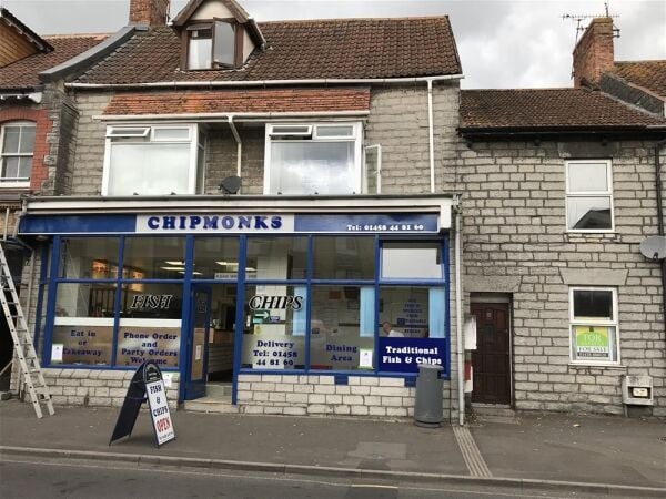 TRADITIONAL FISH & CHIP & TAKEAWAY IN STREET TOWN CENTRE TRADITIONAL FISH & CHIP & TAKEAWAY IN STREET TOWN CENTRE
