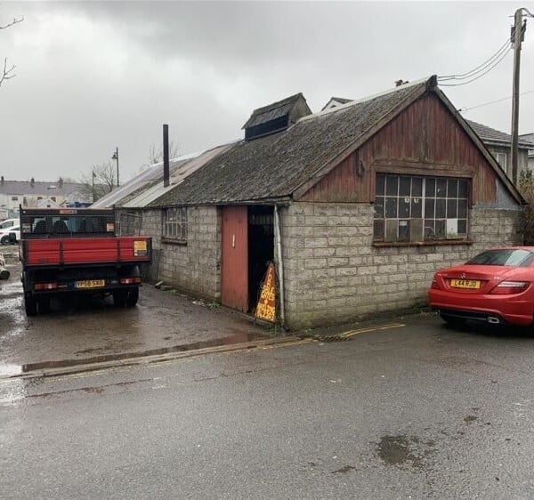 TOWN CENTRE VIRTUALLY FREEHOLD DEVELOPMENT PROPERTY IN YSTRADGYNLAIS