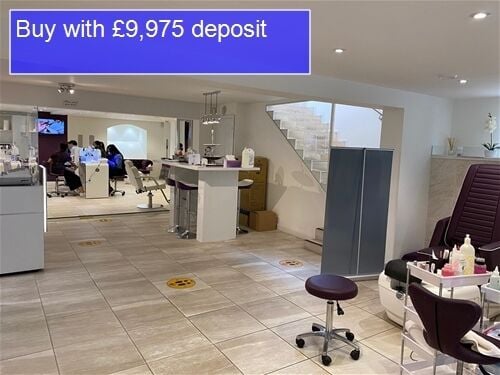 COSMOPOLITIAN NAIL BAR & BEAUTY SALON ON WATFORD HIGH STREET TOWN CENTRE