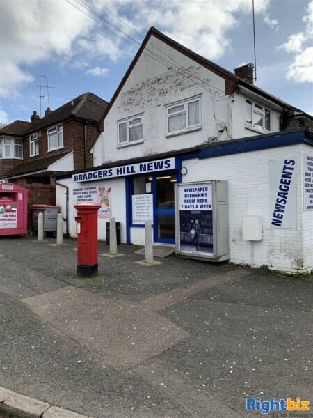 Under Offer: TRADITIONAL NEWSAGENT & OFF LICENCE IN LUTON SUBURB Photo 1