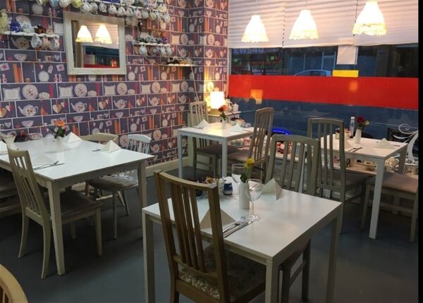 FULLY LICENSED CAFE BAR WITH TAKEAWAY & DELIVERIES IN BATHGATE TOWN CENTRE FULLY LICENSED CAFE BAR WITH TAKEAWAY & DELIVERIES IN BATHGATE TOWN CENTRE