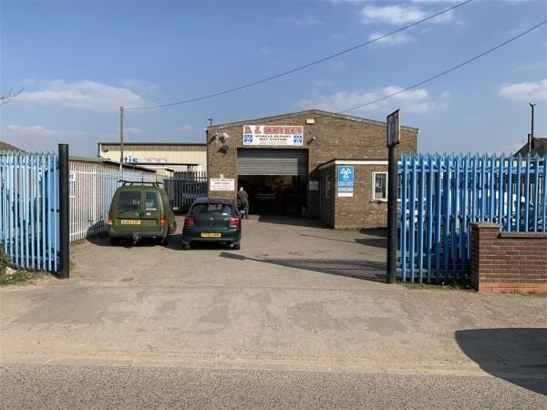 MOT TESTING & REPAIRS CENTRE IN SCUNTHORPE MOT TESTING & REPAIRS CENTRE IN SCUNTHORPE