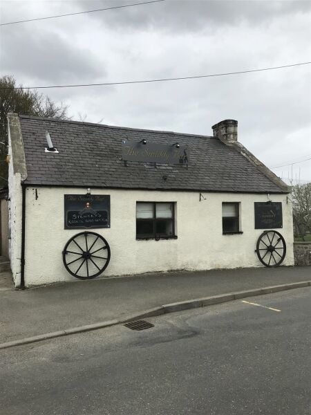 FREEHOLD VILLAGE PUBLIC HOUSE WITH CHARMING 3-BED FAMILY HOME NEAR INVERURIE FREEHOLD VILLAGE PUBLIC HOUSE WITH CHARMING 3-BED FAMILY HOME NEAR INVERURIE