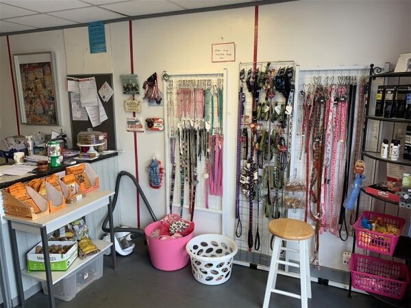 POPULAR DOG GROOMING SALON & RETAIL ACCESSORIES IN SOUTHPORT