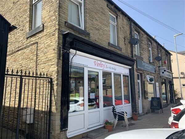 VILLAGE LICENSED DAYTIME COFFEE SHOP & BISTRO NEAR BRIGHOUSE VILLAGE LICENSED DAYTIME COFFEE SHOP & BISTRO NEAR BRIGHOUSE