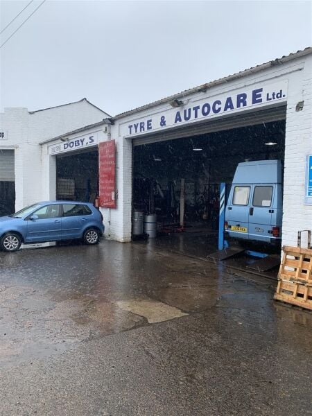 MOT TESTING & TYRE CENTRE IN BUCKHAVEN/FIFE