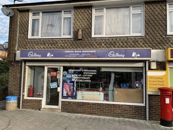 FREEHOLD NEWSAGENT & STATIONERS WITH PRIVATE APARTMENT IN TUNBRIDGE WELLS Photo 1