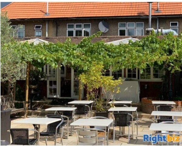 LEASEHOLD LICENSED ITALIAN FINE DINING RESTAURANT & HOTEL IN AFFLUENT BERKSHIRE VILLAGE Photo 1