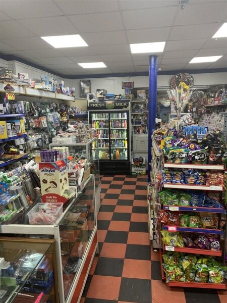 6-DAY COUNTER NEWSAGENT/CARDS & GIFTS ON JOHNSTONE HIGH STREET 6-DAY COUNTER NEWSAGENT/CARDS & GIFTS ON JOHNSTONE HIGH STREET