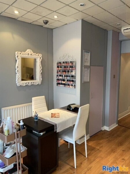 STYLISH TANNING/NAILS & BEAUTY STUDIO IN SIDCUP TOWN CENTRE Photo 1