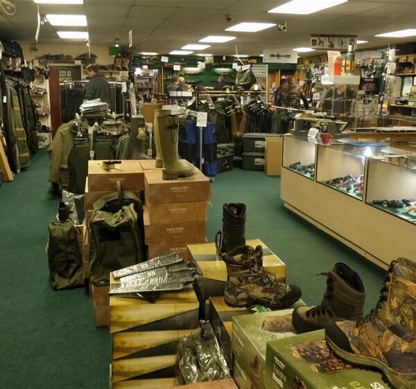 FULLY LICENSED GUNSMITH / GUN SHOP IN WEST BROMWICH FULLY LICENSED GUNSMITH / GUN SHOP IN WEST BROMWICH
