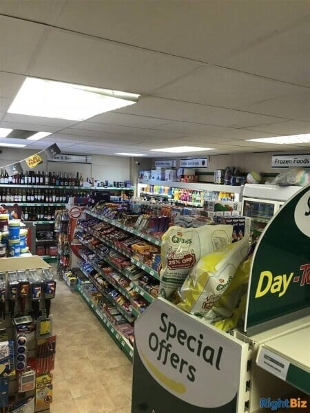POPULAR LICENSED CONVENIENCE STORE ON PRESTONPANS HIGH STREET Photo 1