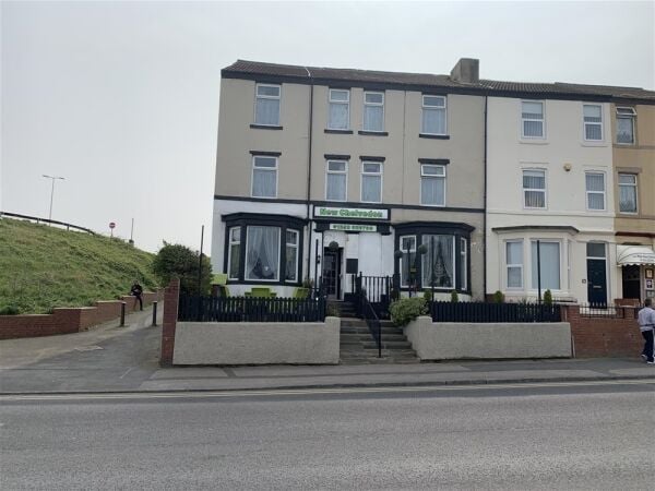 FREEHOLD LICENSED BED & BREAKFAST HOTEL NEAR BLACKPOOL SEAFRONT FREEHOLD LICENSED BED & BREAKFAST HOTEL NEAR BLACKPOOL SEAFRONT