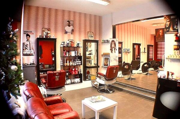 STYLISH UNISEX HAIR SALON WITH PRIVATE APARTMENT IN ST HELENS STYLISH UNISEX HAIR SALON WITH PRIVATE APARTMENT IN ST HELENS