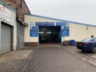 FREEHOLD MOT TESTING & REPAIRS CENTRE IN BOLTON Photo 1