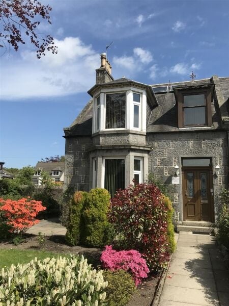 CHARMING BED & BREAKFAST GUEST HOUSE IN DYCE/ABERDEEN CHARMING BED & BREAKFAST GUEST HOUSE IN DYCE/ABERDEEN